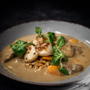 Saint Jacques rôties, petit épeautre à la courge, mâche et sauce alsacienne